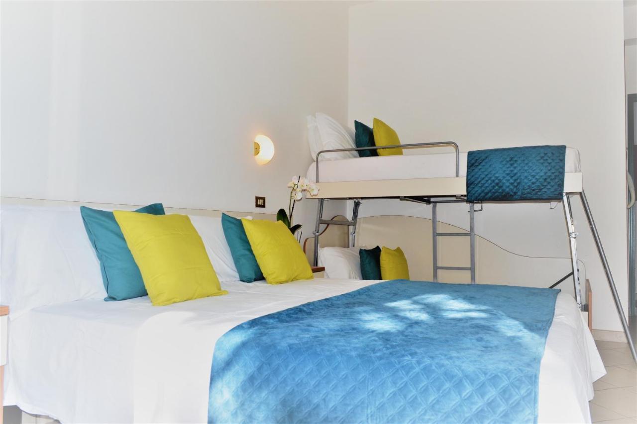 Hotel Elefantino Grey - Free Breakfast & Brunch Until 13-00 - Vicinissimi A Mirabilandia Мілано-Маріттіма Екстер'єр фото