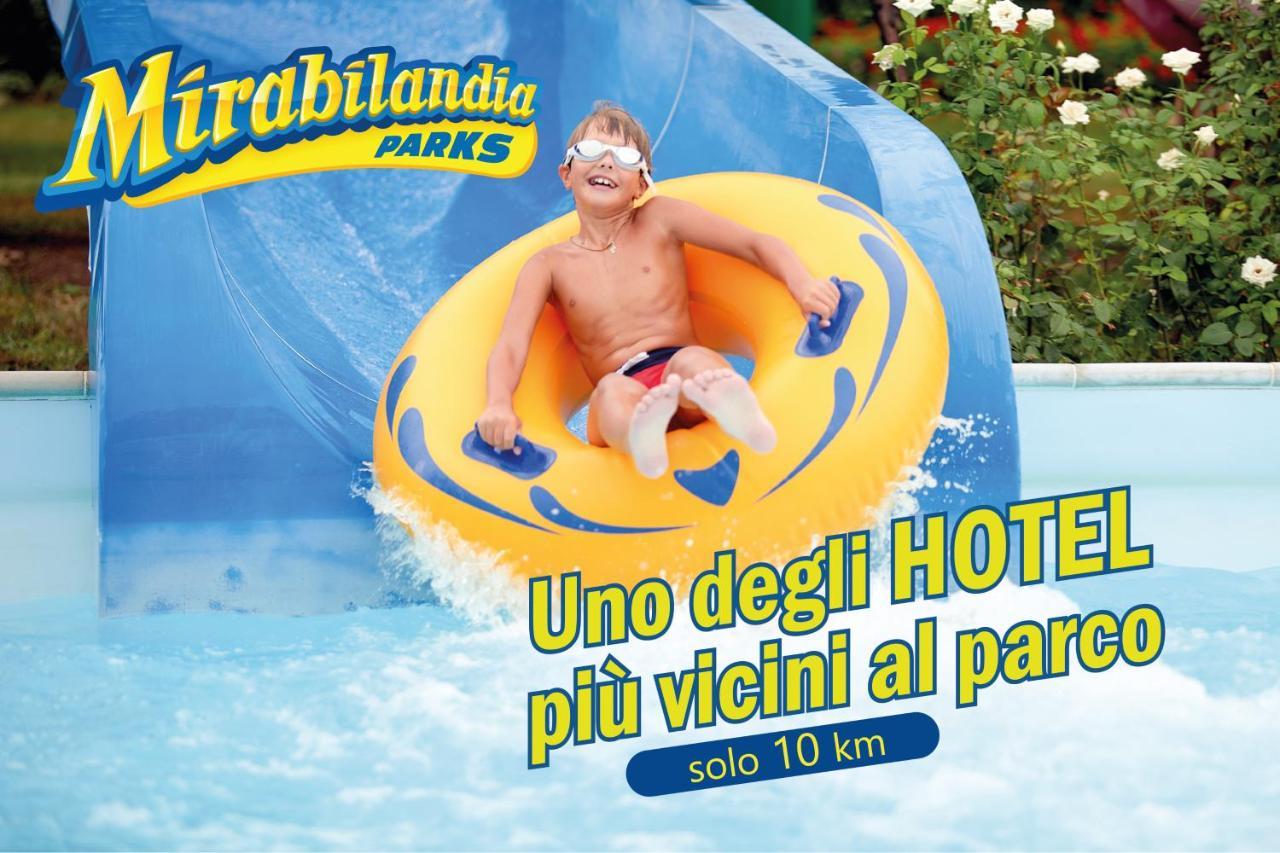 Hotel Elefantino Grey - Free Breakfast & Brunch Until 13-00 - Vicinissimi A Mirabilandia Мілано-Маріттіма Екстер'єр фото